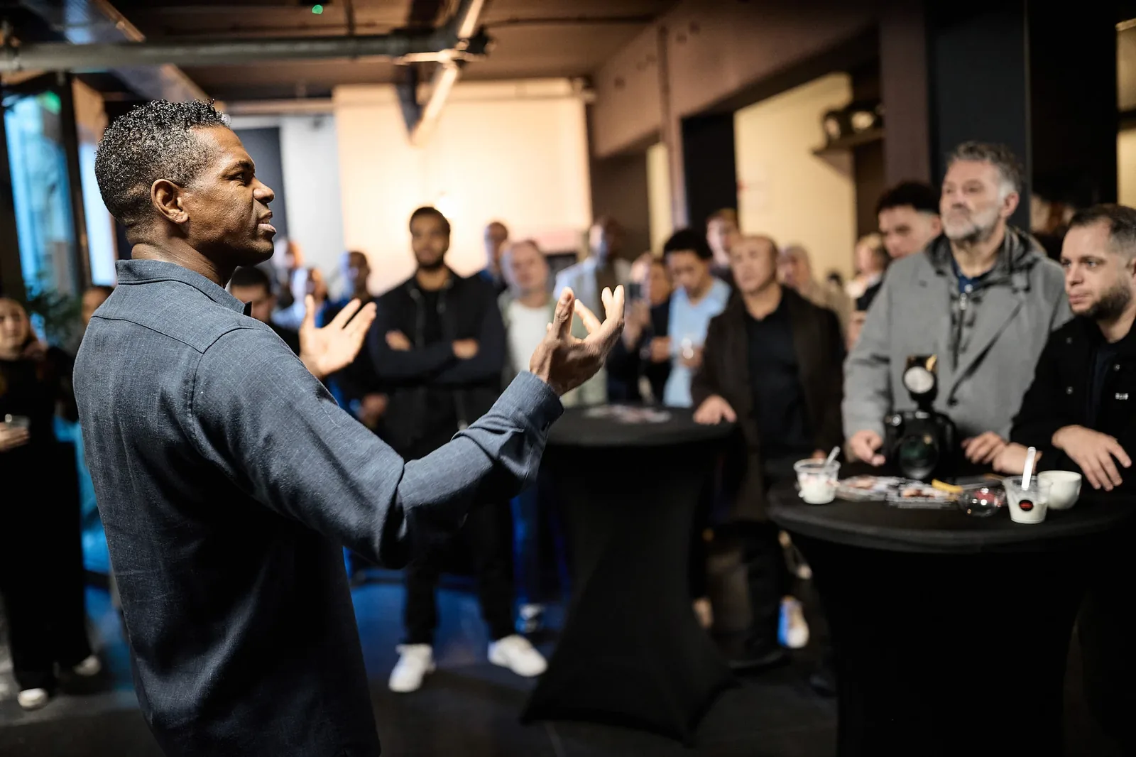 Remy Bonjasky tijdens de lancering van zijn workout-app